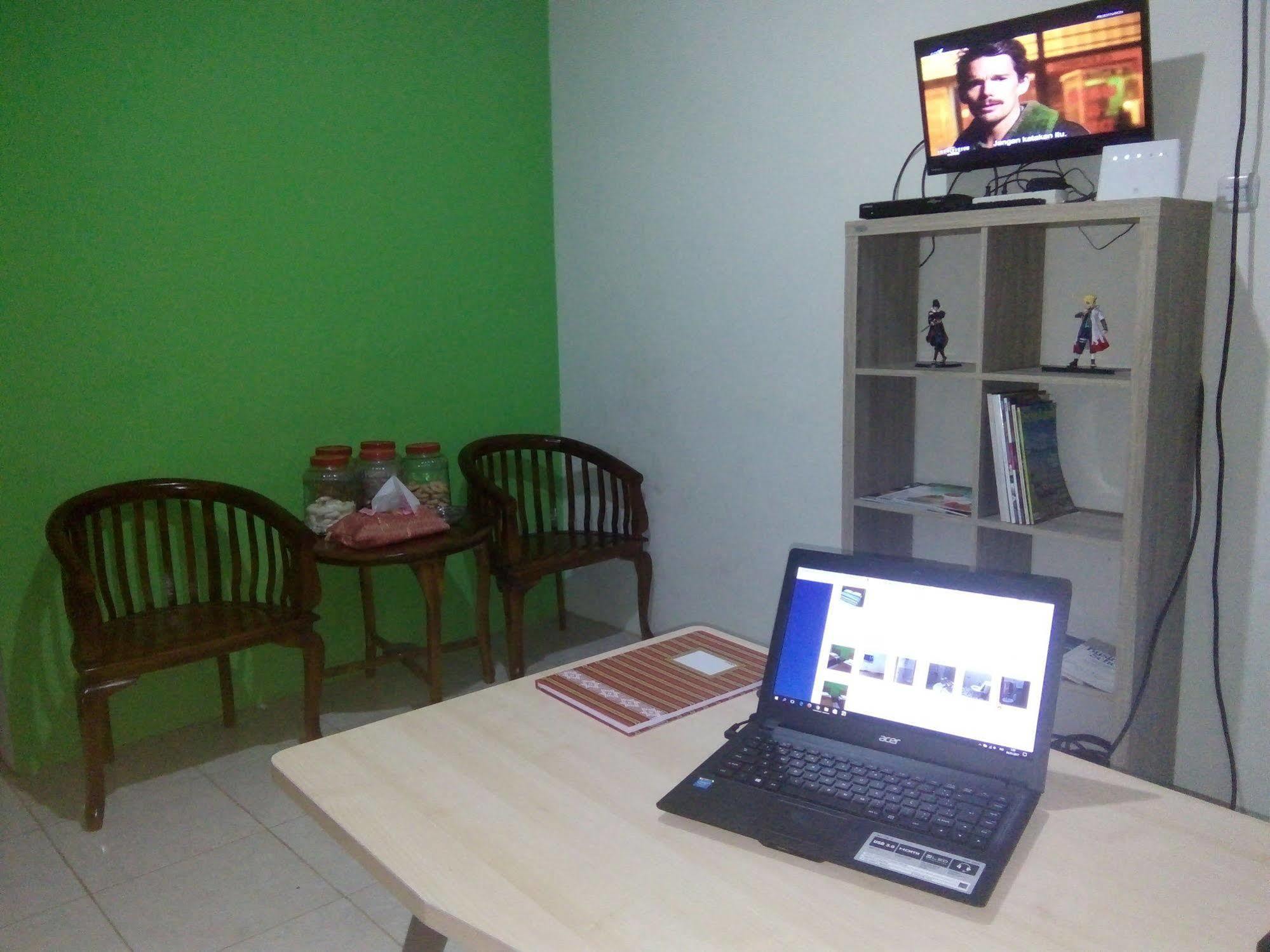 Penginapan Living Peace House