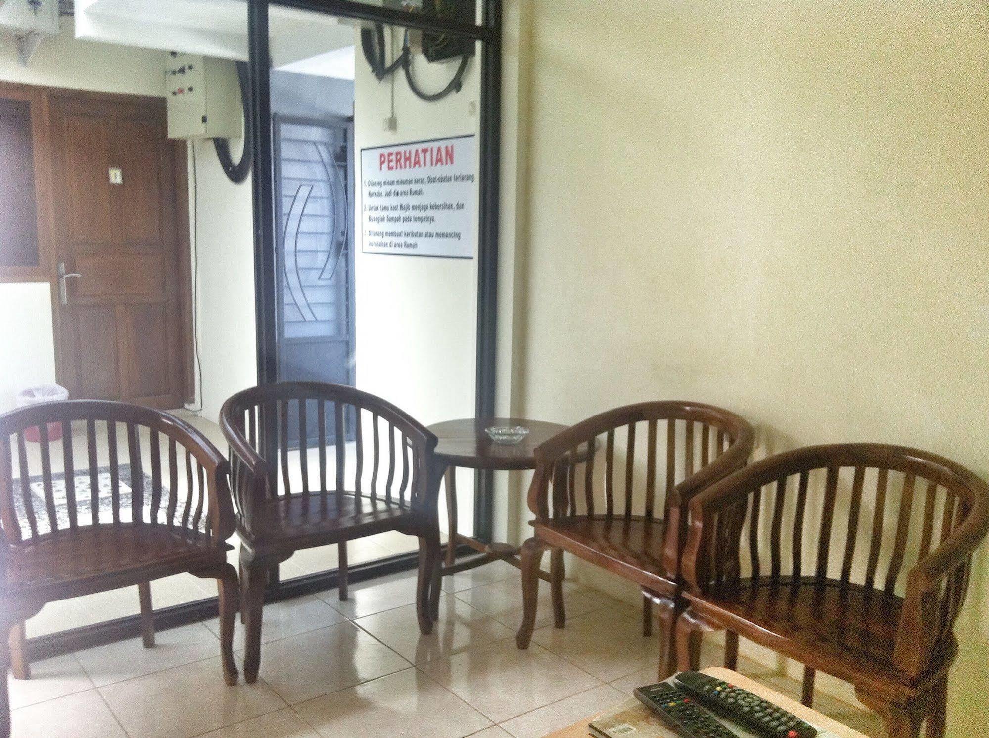 Living Peace House 2* Manado