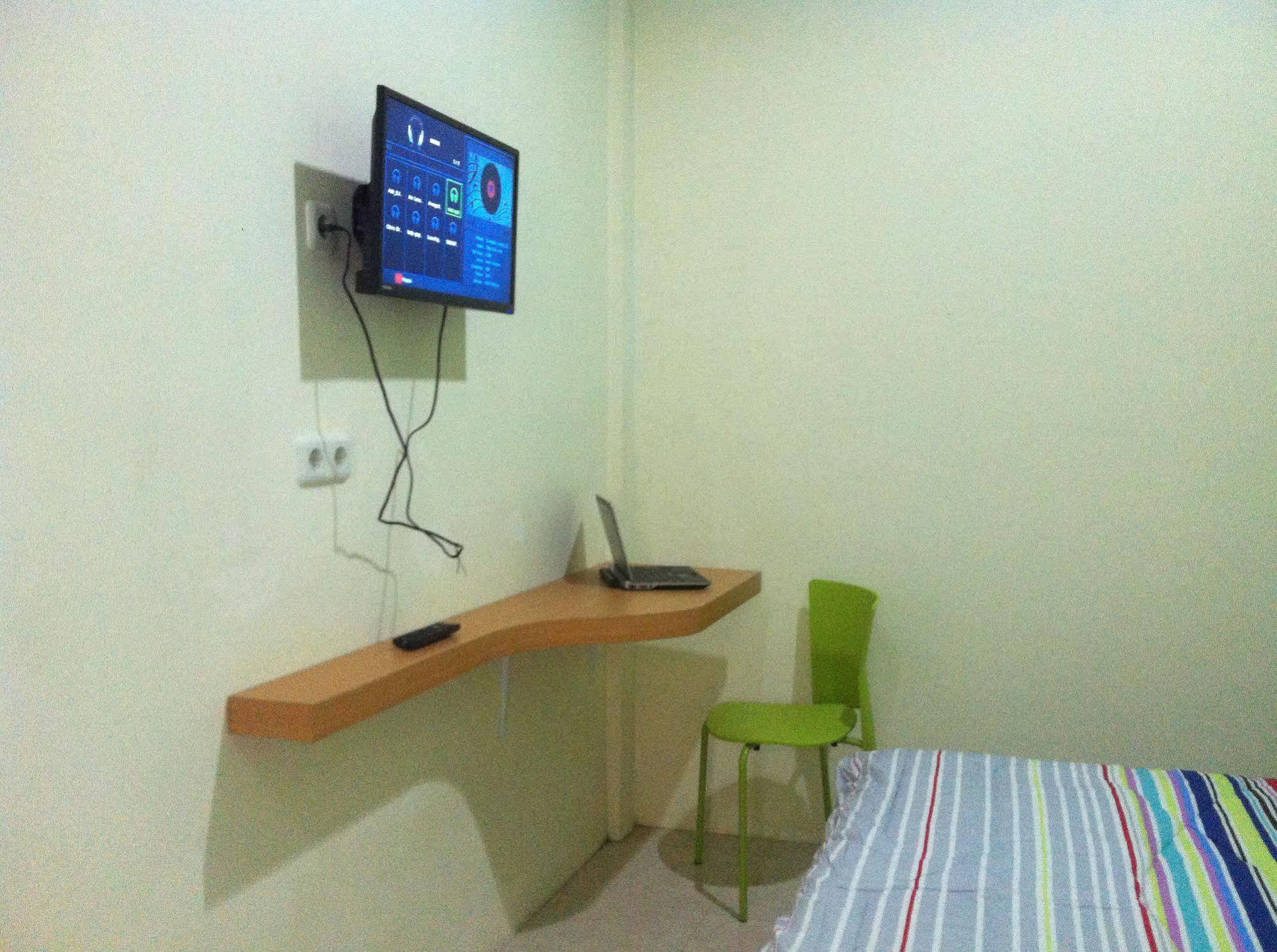 Living Peace House 2* Manado