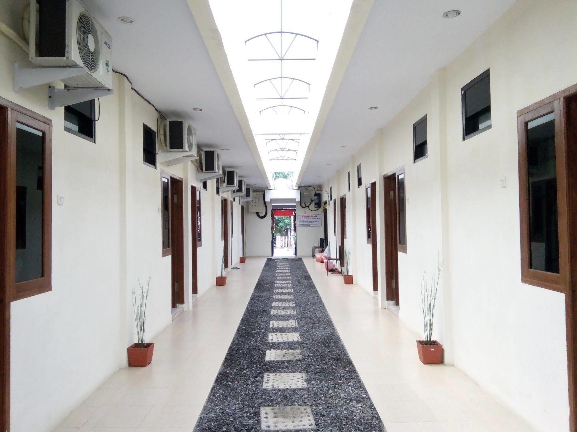 Living Peace House Penginapan