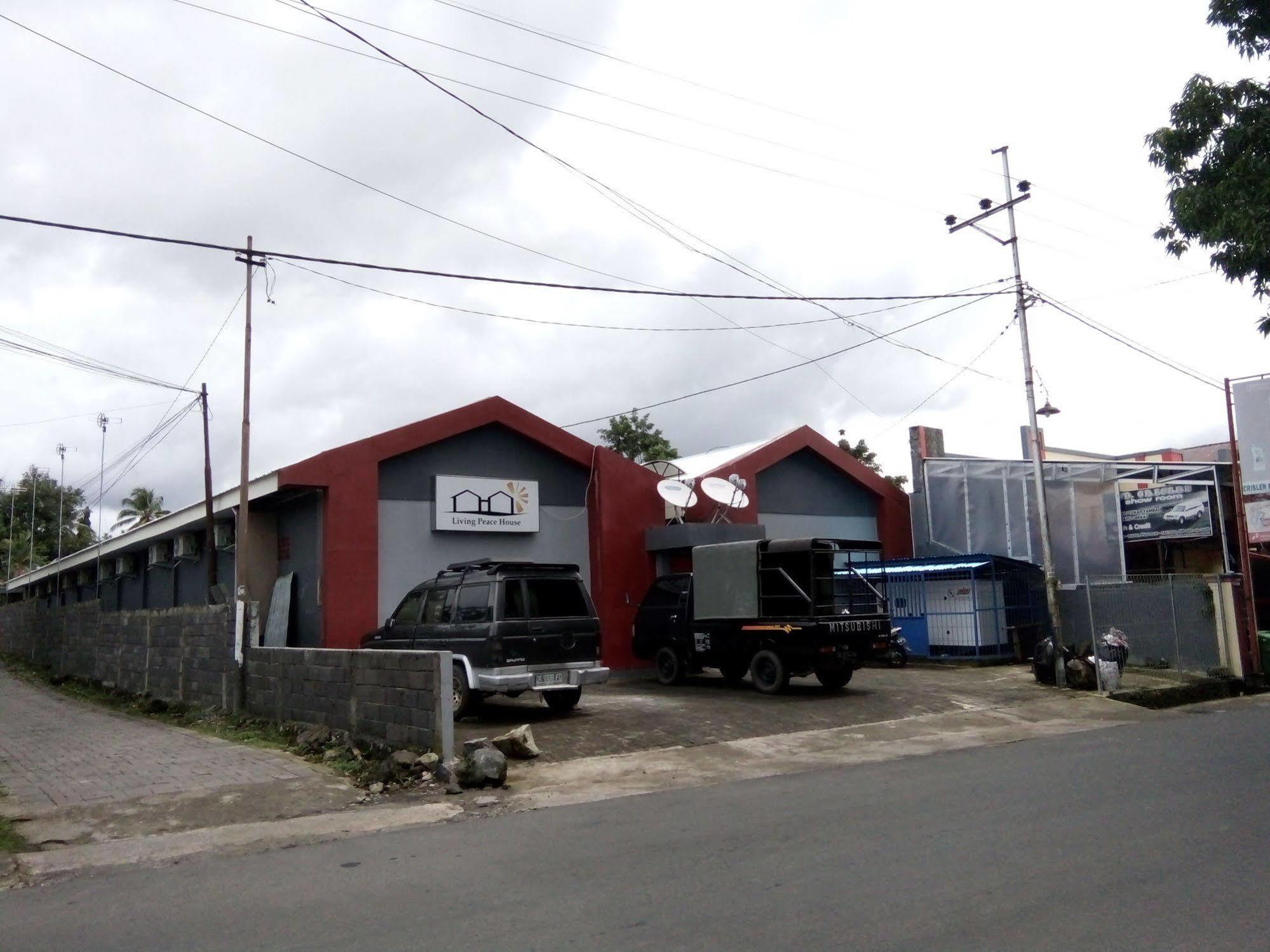 Living Peace House 2*