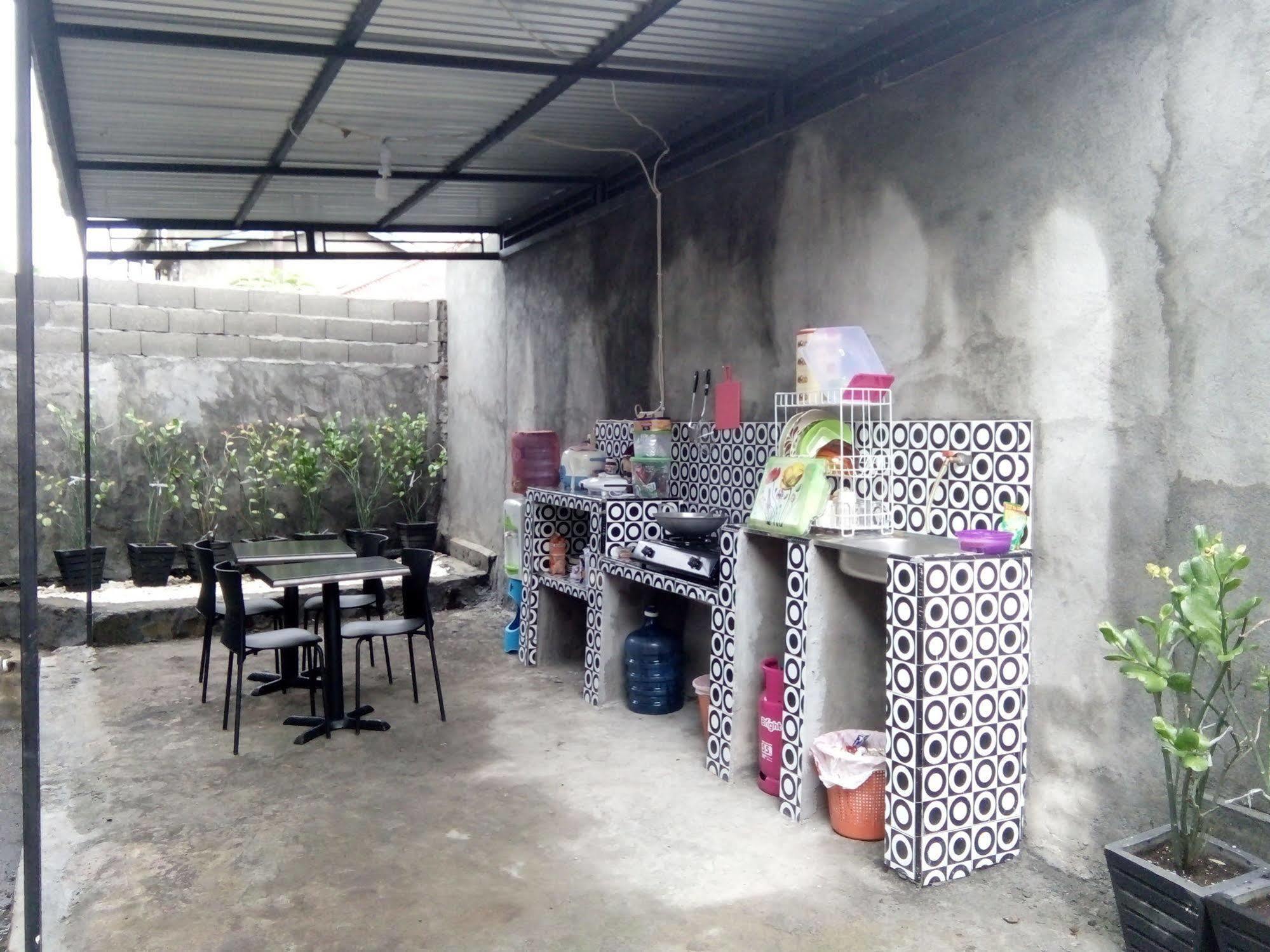 Living Peace House Penginapan Manado