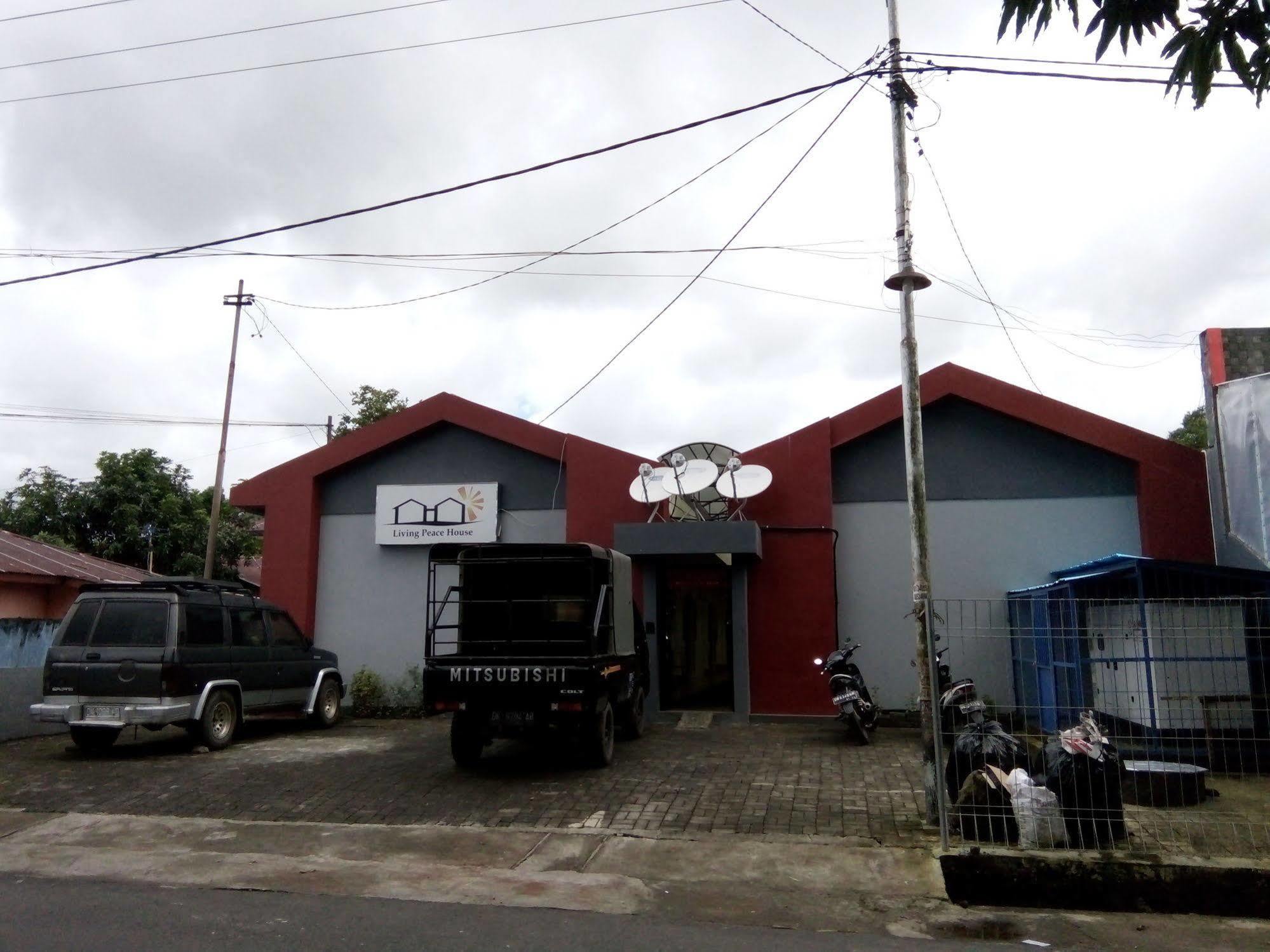 Penginapan Living Peace House Manado